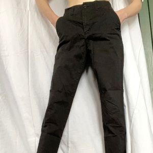 Straight-leg lightweight black pants